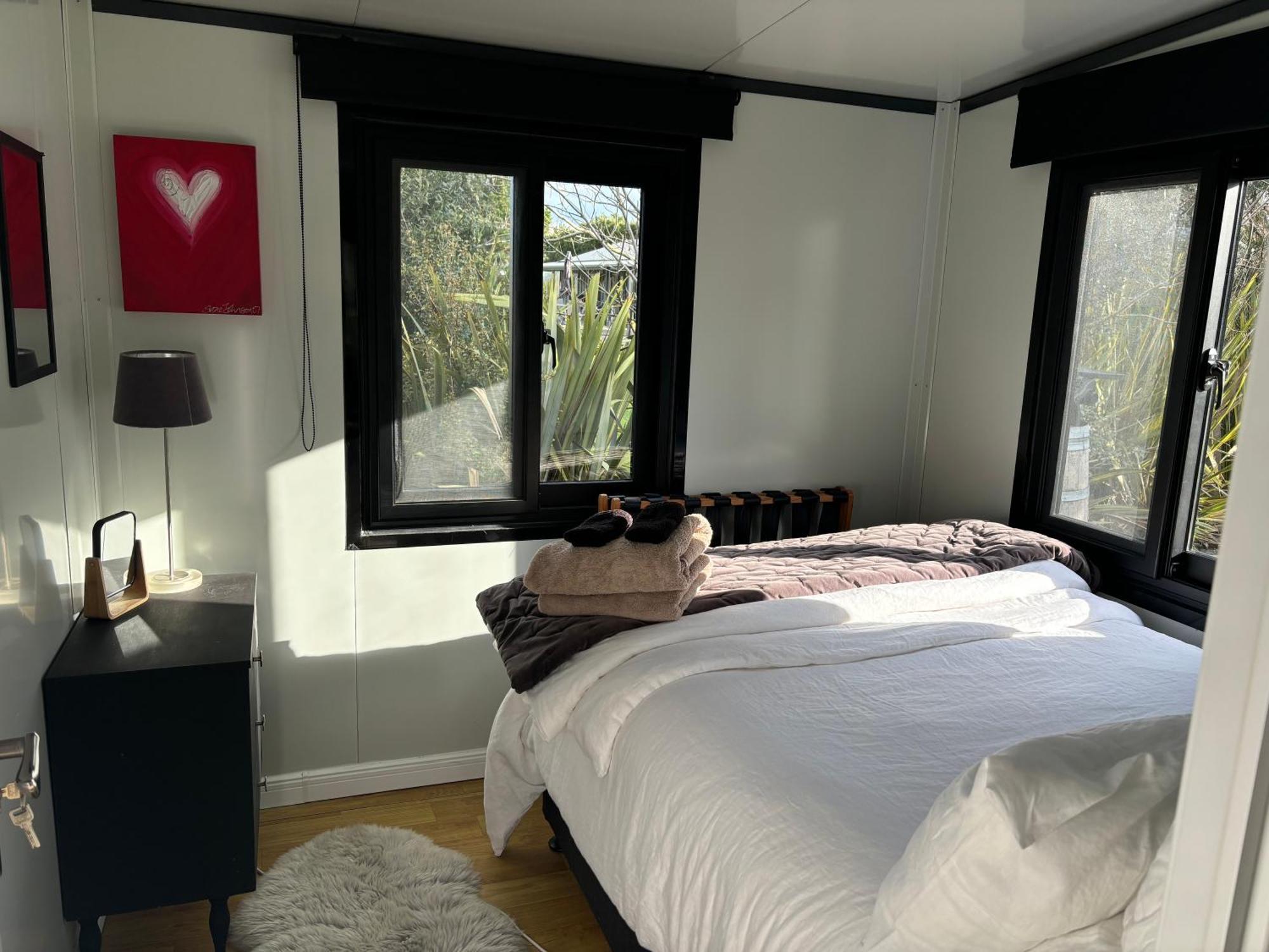 Adorable Little Container House Apartment Hastings Exterior photo